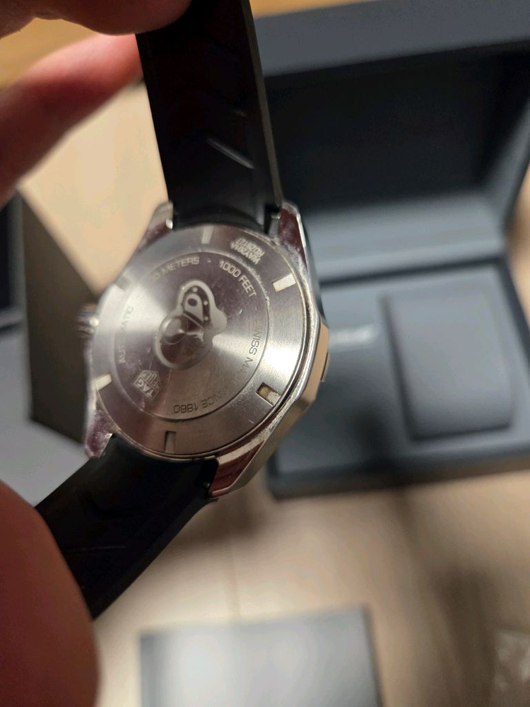 21.12월 태그호이어 아쿠아레이서 오토 43미리 흑판 팝니다. 이미지