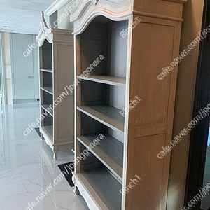 미드센츄리 프렌치가구,장식장,엔틱가구,쉐비가구, 최고급장식장,쉐비그릇장,엔틱장시장,프렌치그릇장 꼬떼따블 스타일 이미지