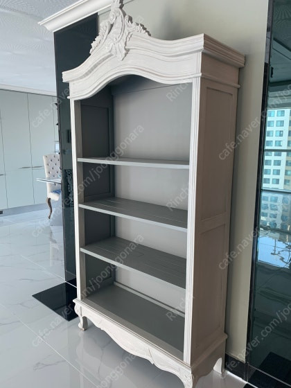 미드센츄리 프렌치가구,장식장,엔틱가구,쉐비가구, 최고급장식장,쉐비그릇장,엔틱장시장,프렌치그릇장 꼬떼따블 스타일 이미지