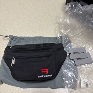 발렌시아가 익스플로러 벨트백 이미지