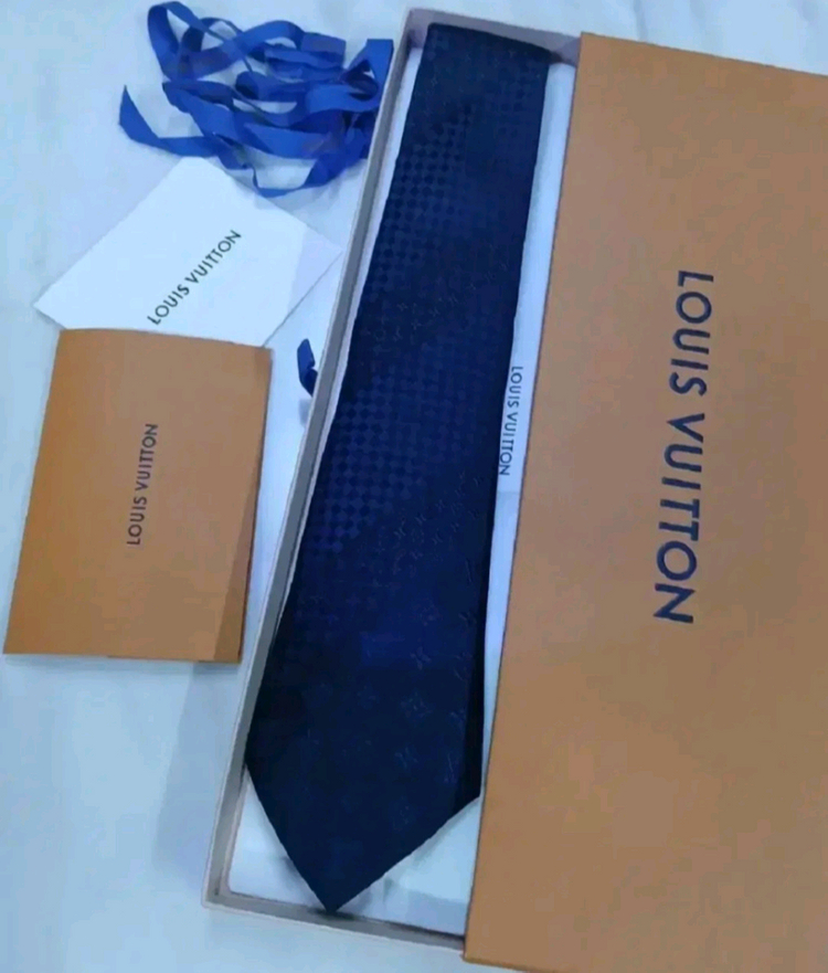 [정품] 루이비통 코발트 블루 모노그램 넥타이 (샤넬 프라다 펜디 구찌 디올 에르메스) 이미지