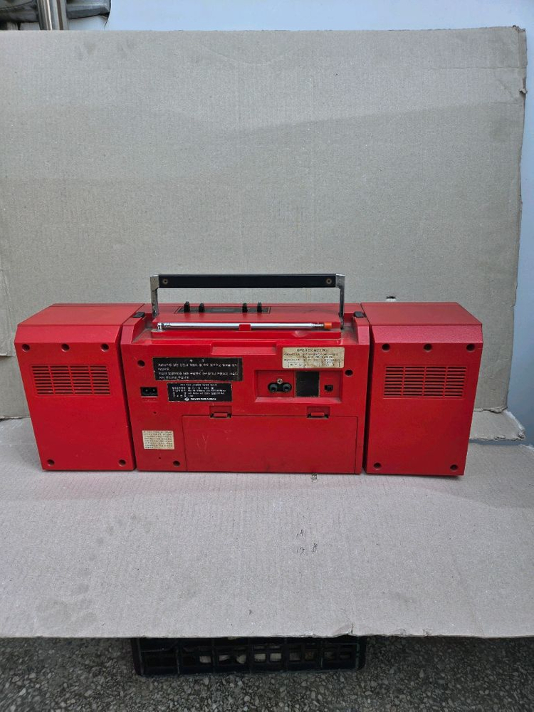 대우 빨간색 카세트 라디오 이미지