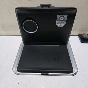 메르세데스-벤츠(Mercedes-Benz) 정품 Style & Travel Equipment 폴딩 테이블 이미지