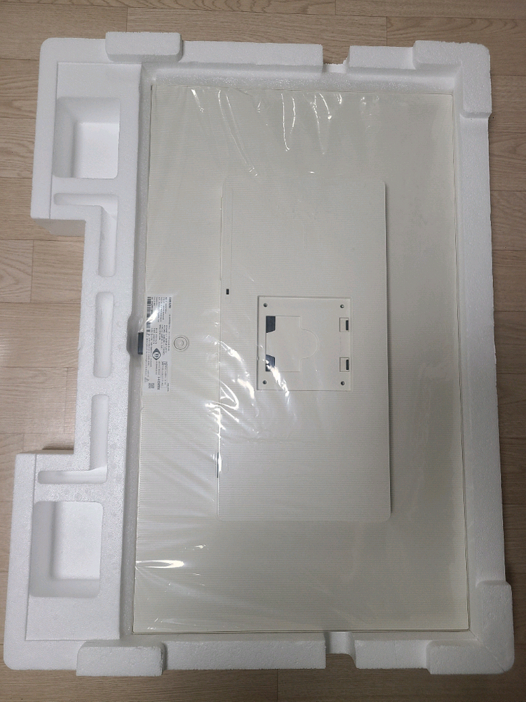 삼성 32인치 4K UHD 모니터 이미지