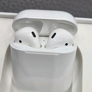 (미사용 새상품 박스 포함) 애플 에어팟 2세대 유선 충전 모델 이미지
