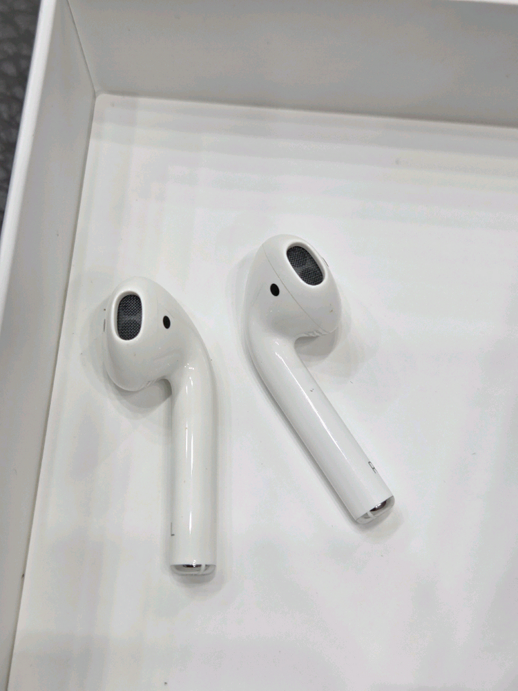 (미사용 새상품 박스 포함) 애플 에어팟 2세대 유선 충전 모델 이미지