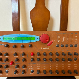 [월도프] Waldorf Microwave XT 빈티지 웨이브테이블 신디사이저 랙 이미지