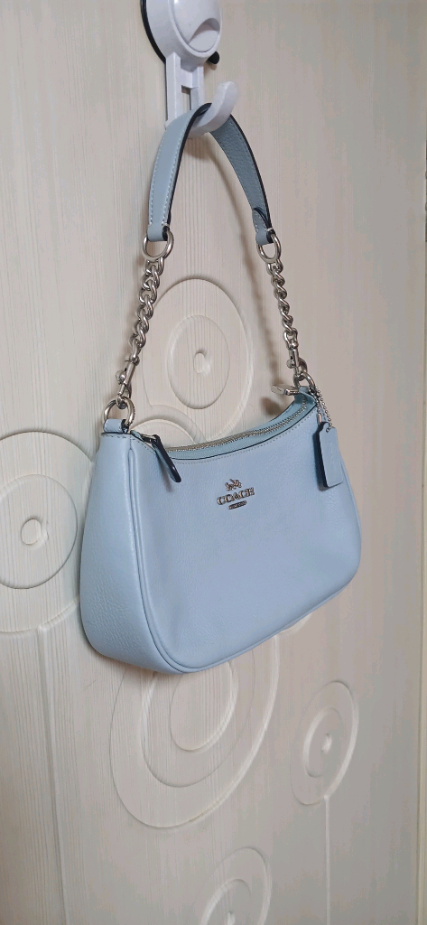 코치 테리 숄더백 이미지