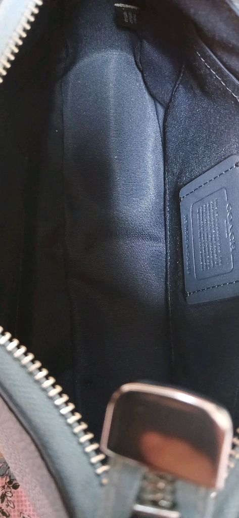 코치 테리 숄더백 이미지