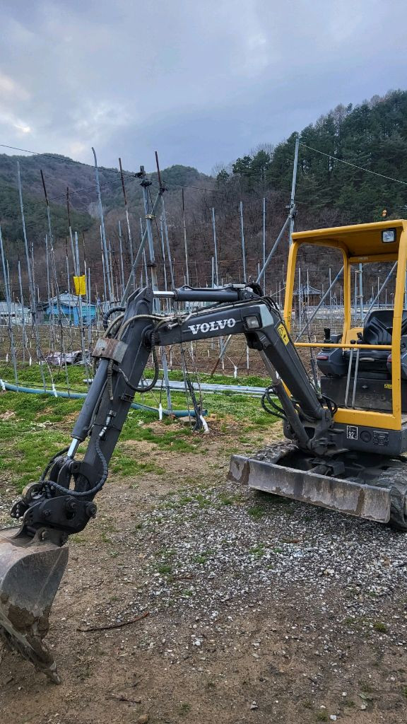 미니굴삭기 이미지