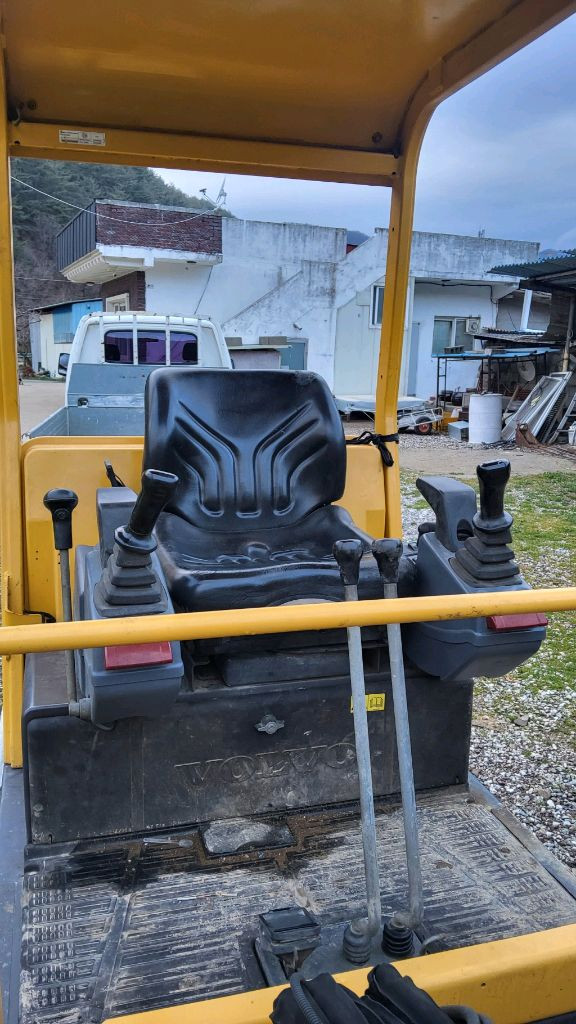 미니굴삭기 이미지