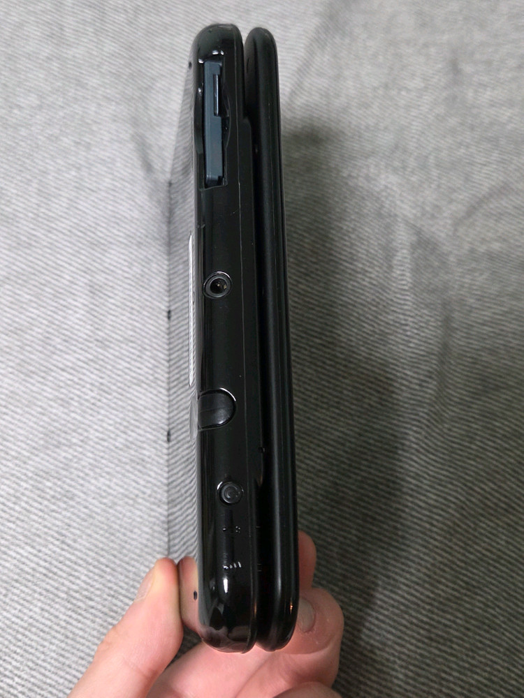 닌텐도 new 3ds xl 썬문에디션 128gb + 게임칩 이미지