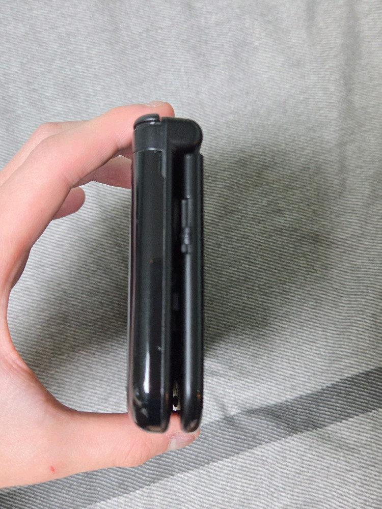 닌텐도 new 3ds xl 썬문에디션 128gb + 게임칩 이미지