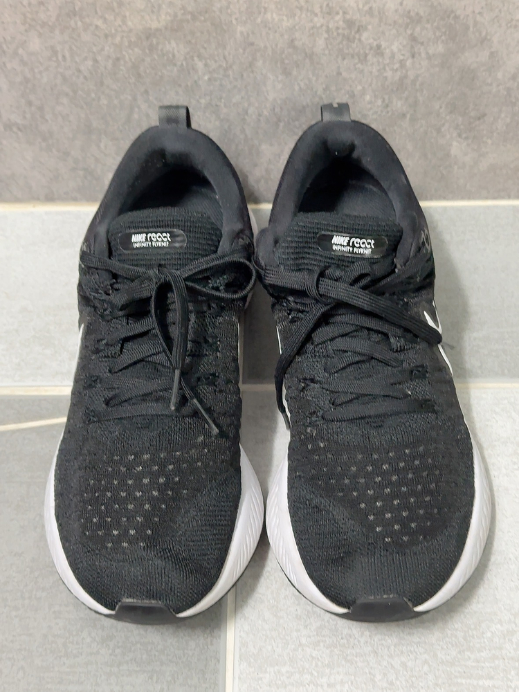 [275] 나이키 리액트 인피니티런2 검흰 이미지