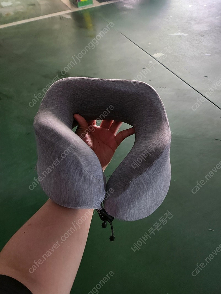 Airia living 여행용 쿨링 목베개 팝니다. 이미지