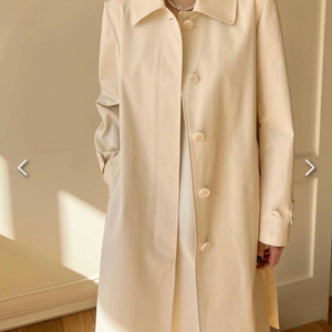 앤아이오유 aiou 싱글트렌치코트 여성 아이보리 오르 드주이 오뮤 매니모어몽 쎄모먼 11am 마이아이코 라밤바룸 이미지