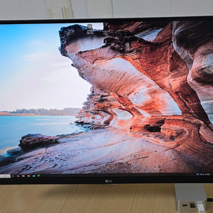 LG 울트라파인 32인치 모니터 32UP830 이미지