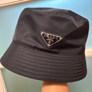 프라다 리나일론 버킷햇 블랙 M 이미지