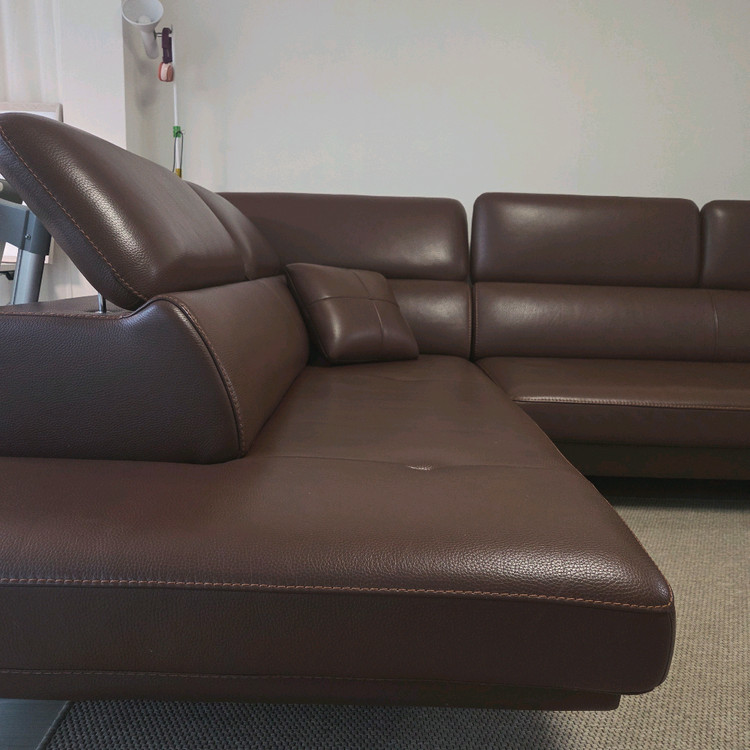 자코모(JAKOMO 4인) 카우치형 가죽 소파팝니다. 이미지