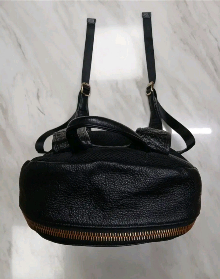 [정품 파격가 남여공용] 톰브라운 가죽 백팩 가방 (루이비통 프라다 구찌 디올 펜디 에르메스 샤넬) 이미지