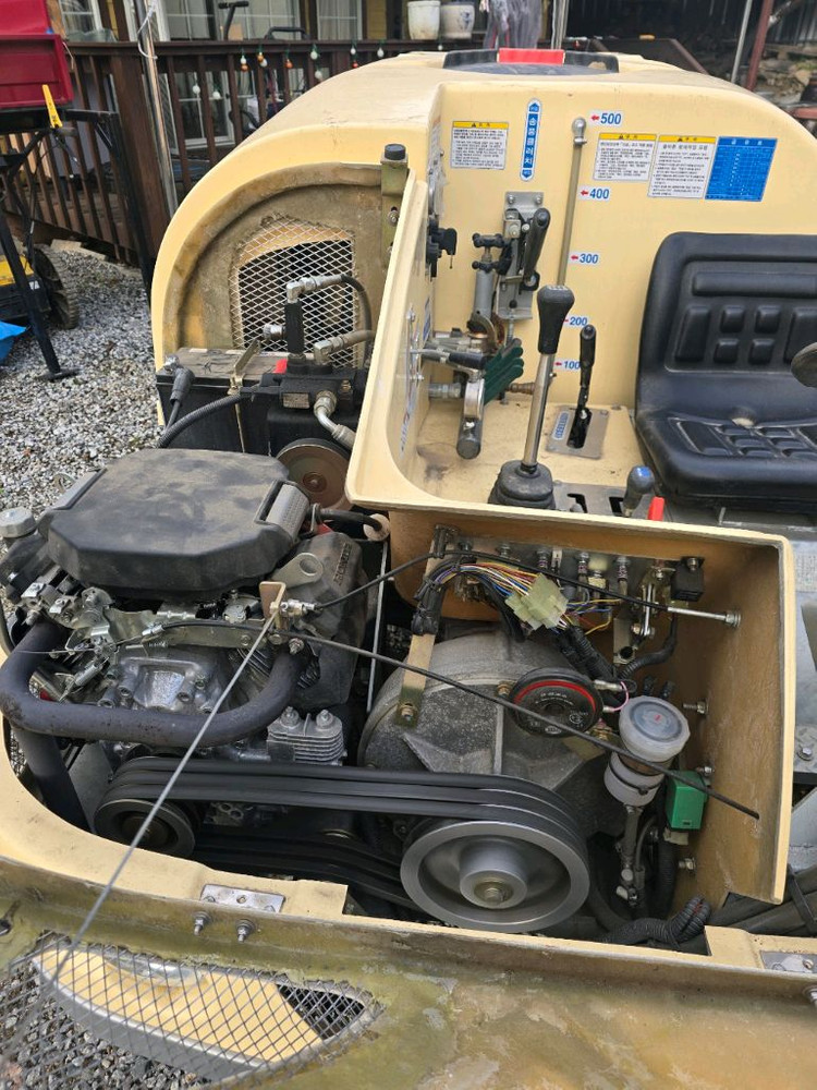 [신차급] 한성티앤아이 500리터 (최신형)SS기 운반차 겸용 판매합니다한성티앤아이에서 제조한 스피드 스프레이어 S 이미지