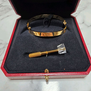 24년 10월 정품 까르띠에 러브 팔찌 클래식 옐로우골드 18호 이미지