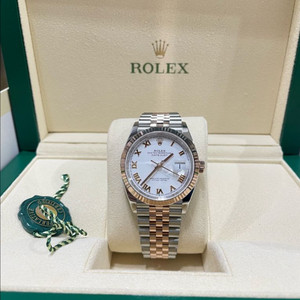 로렉스 126231 신형 데이저스트 흰판로만 36미리 로즈콤비 팝니다 이미지