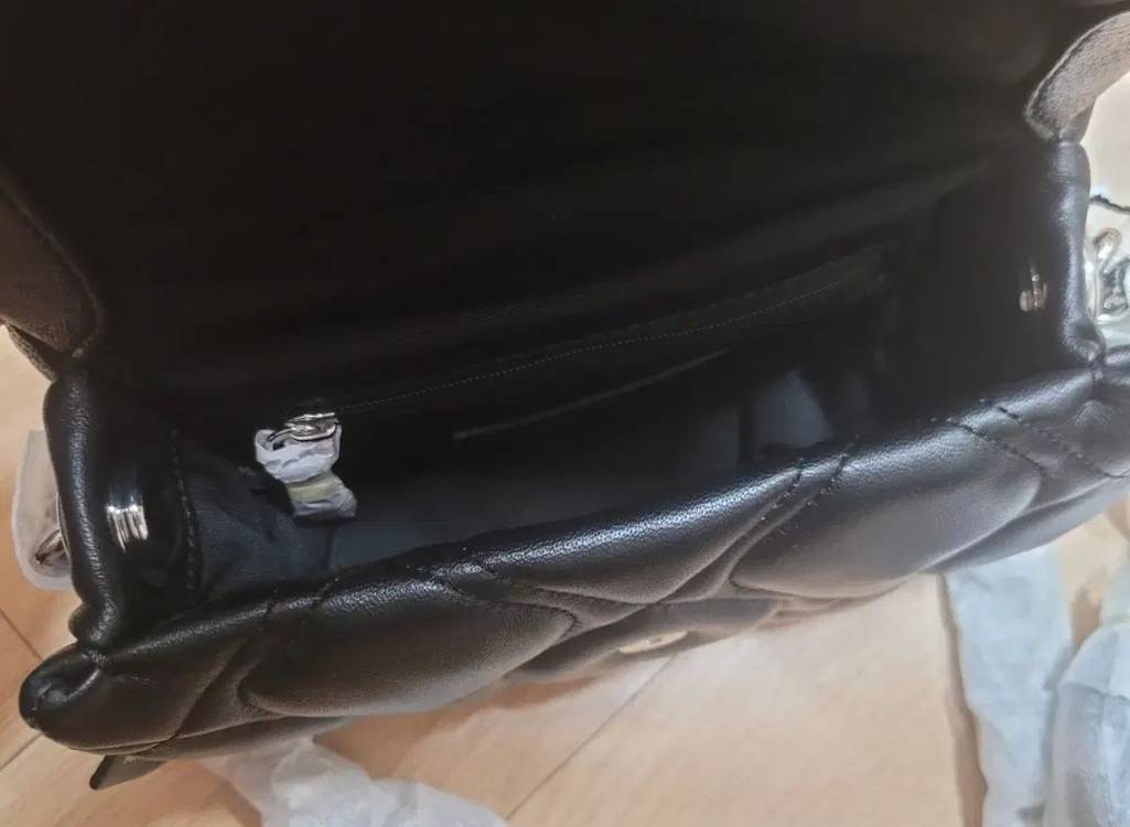 마크제이콥스 스몰 퀼티드 필로우백 블랙 이미지