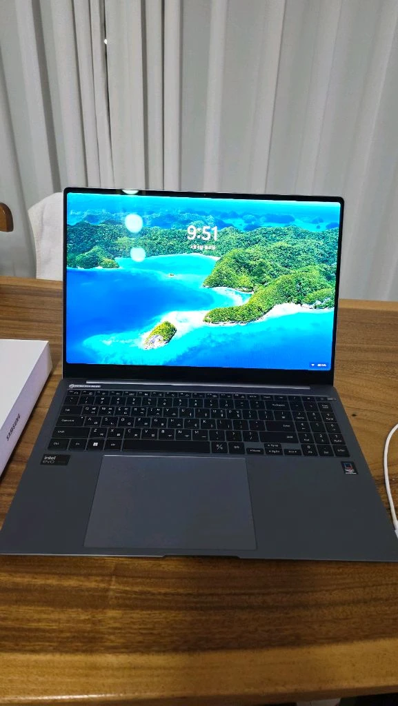 삼성 갤럭시 북4 Pro NT960XGK-KC51G 이미지