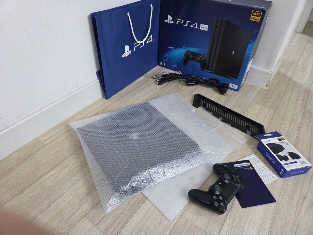 중고 sony PS4 Pro 플스4 프로 1TB 제트블랙+미개봉신품 DOBE USB확장 허브+수직 스탠드 이미지