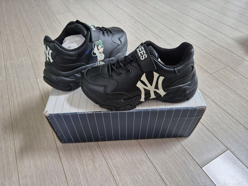 쿨거래시 6만9천! 미착용 새제품 MLB 빅볼청키 남아여아 공용 4계절 편한운동화 ~230 이미지