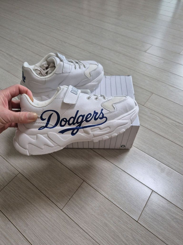 쿨거래시 6만9천! 미착용 새제품 MLB 빅볼청키 남아여아 공용 4계절 편한운동화 ~230 이미지