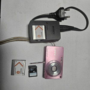 소니 사이버샷 핑크 디지털 카메라 이미지