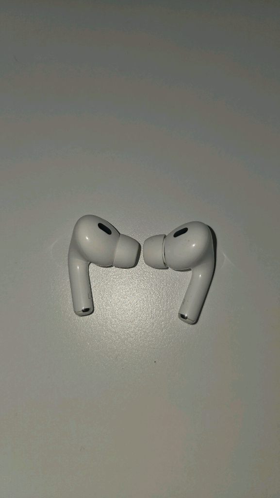 s급 에어팟프로2 + 투명케이스 이미지