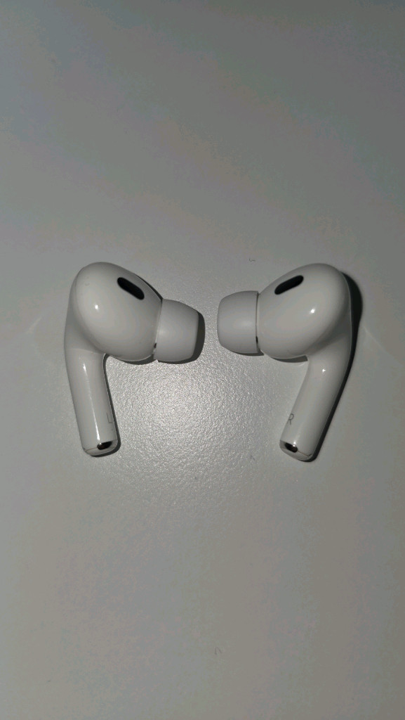 에어팟프로2 + 투명케이스 이미지