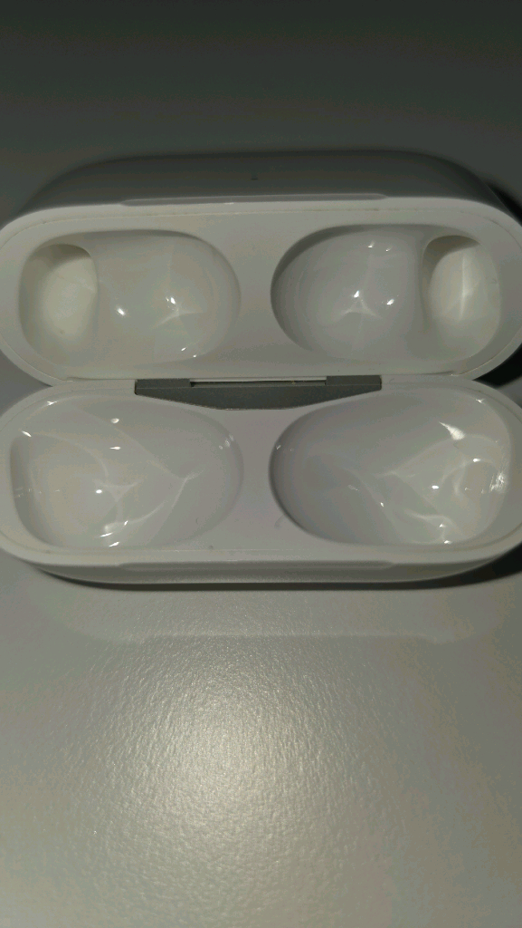 에어팟프로2 + 투명케이스 이미지