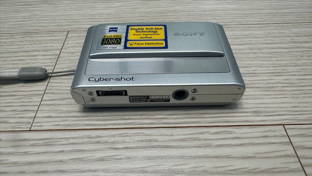 소니 DSC-T20 실버 디지털 카메라 판매합니다 이미지