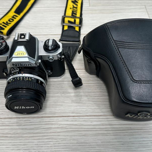 니콘 FM2 수동카메라 50.4 렌즈 셋트로 판매합니다