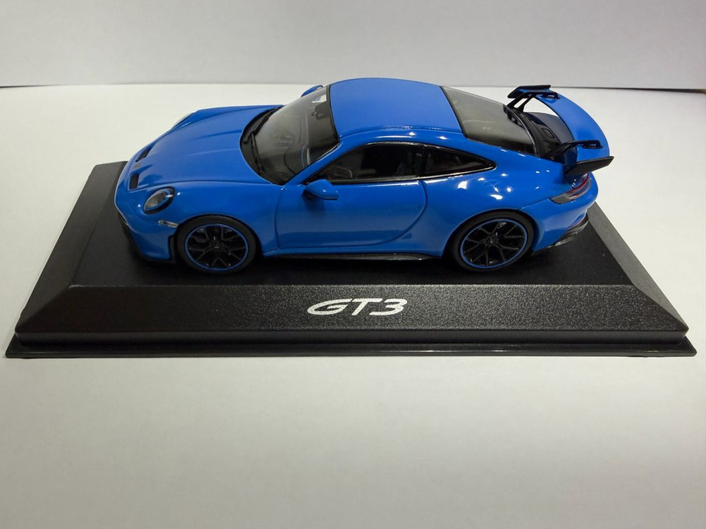 1:43 1/43 미니챔프 포르쉐 911(992) GT3 딜러버전 다이캐스트 판매합니다 이미지