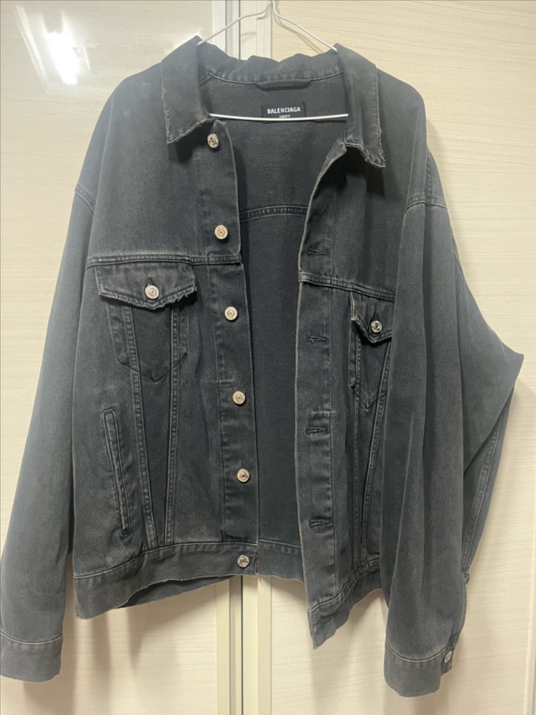 발렌시아가 스프레이 데님자켓 이미지