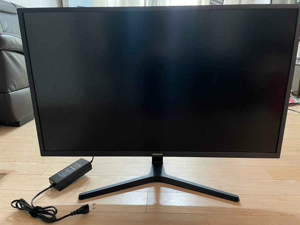 삼성 4k 32인치 모니터 이미지