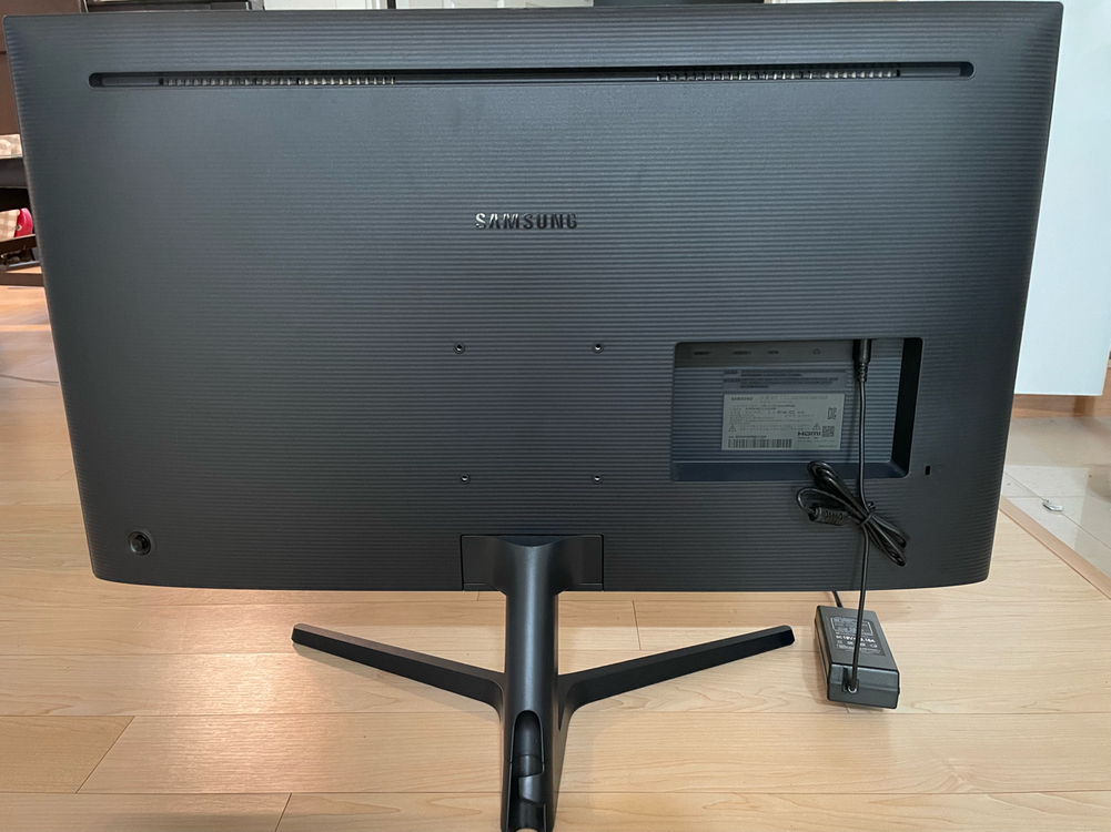 삼성 4k 32인치 모니터 이미지
