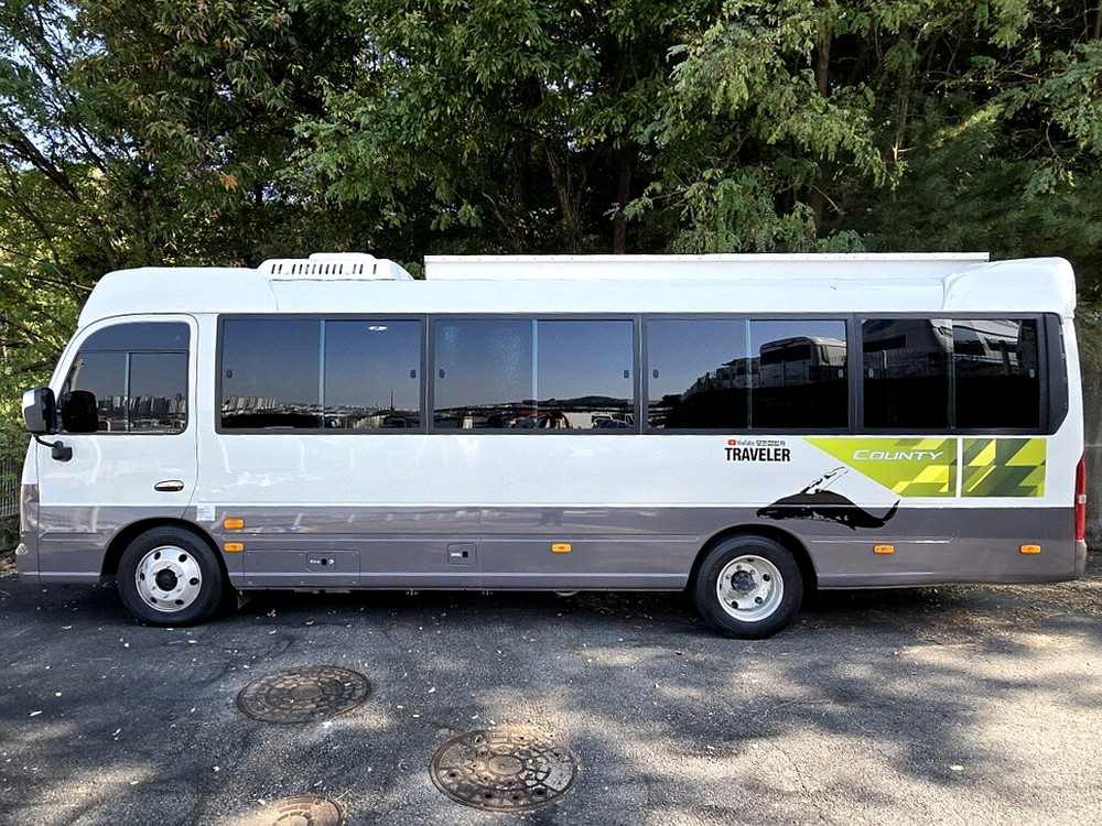 22년 뉴카운티초장축6인승캠핑카(오토,7천km,인산철1200A)-전액할부됨 이미지