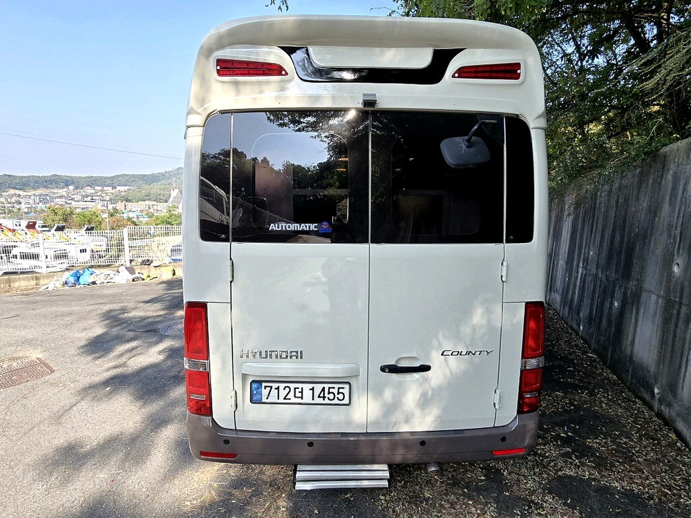 22년 뉴카운티초장축6인승캠핑카(오토,7천km,인산철1200A)-전액할부됨 이미지