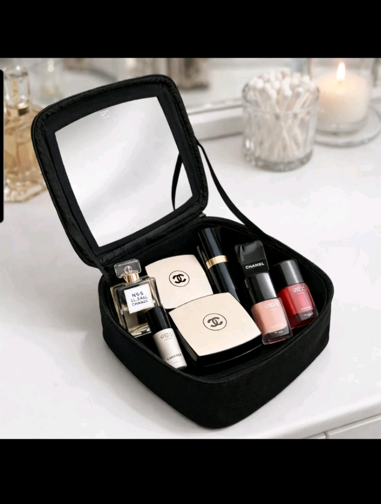 새제품)샤넬 빅 거울 거치끈 달린 사각 파우치 이미지