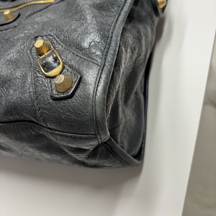 발렌시아가 모터백 + 이너백 이미지