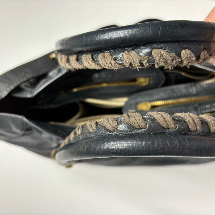 발렌시아가 모터백 + 이너백 이미지