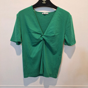 자라 ZARA 여성 그린 티셔츠 이미지