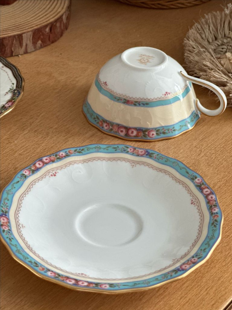 단종된 노리다케 레어 양각 홍차잔 이미지