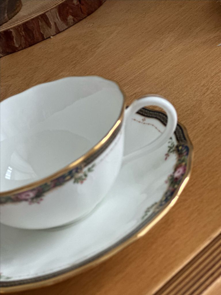 단종된 노리다케 레어 양각 홍차잔 이미지